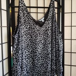 Boutique black and white dressy tank 2x